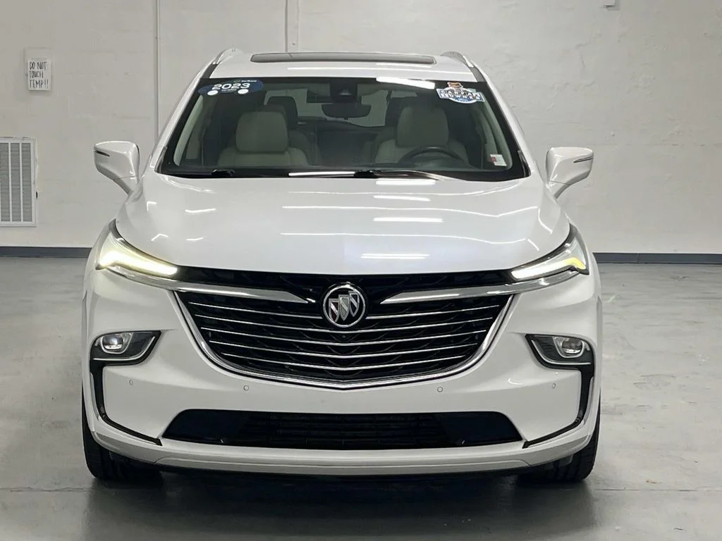 Certified Used 2023 White Frost Tricoat Buick Essence image 3