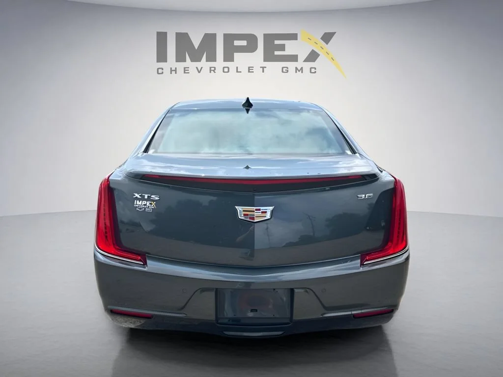 Used 2018 PHANTOM GRAY METALLIC Cadillac  image 4