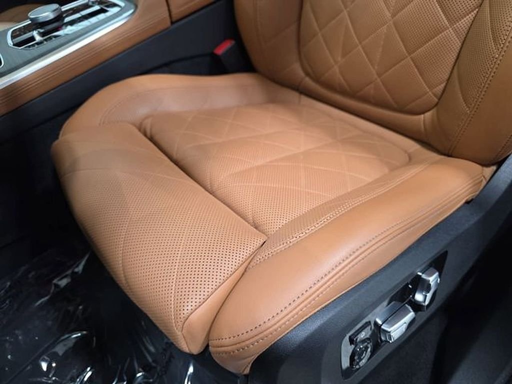 Used 2023 Skyscraper Gray Metallic BMW xDrive40i image 28