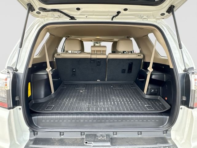 Used 2018 Blizzard Pearl Toyota Limited image 28