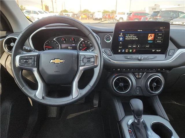 Used 2025 Black Chevrolet LT w/2LT Front-Wheel Drive image 10