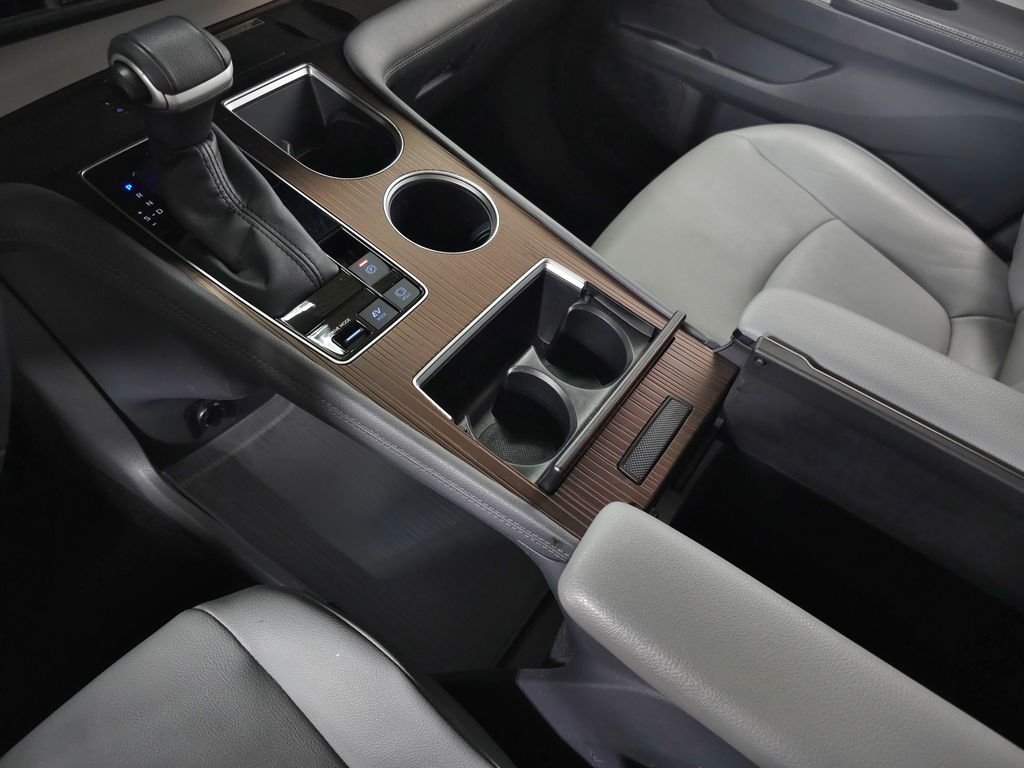 Used 2022 Pearl Toyota XLE image 29