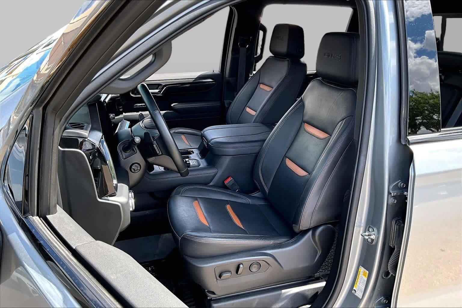 Used 2023 Sterling Metallic GMC AT4 image 8