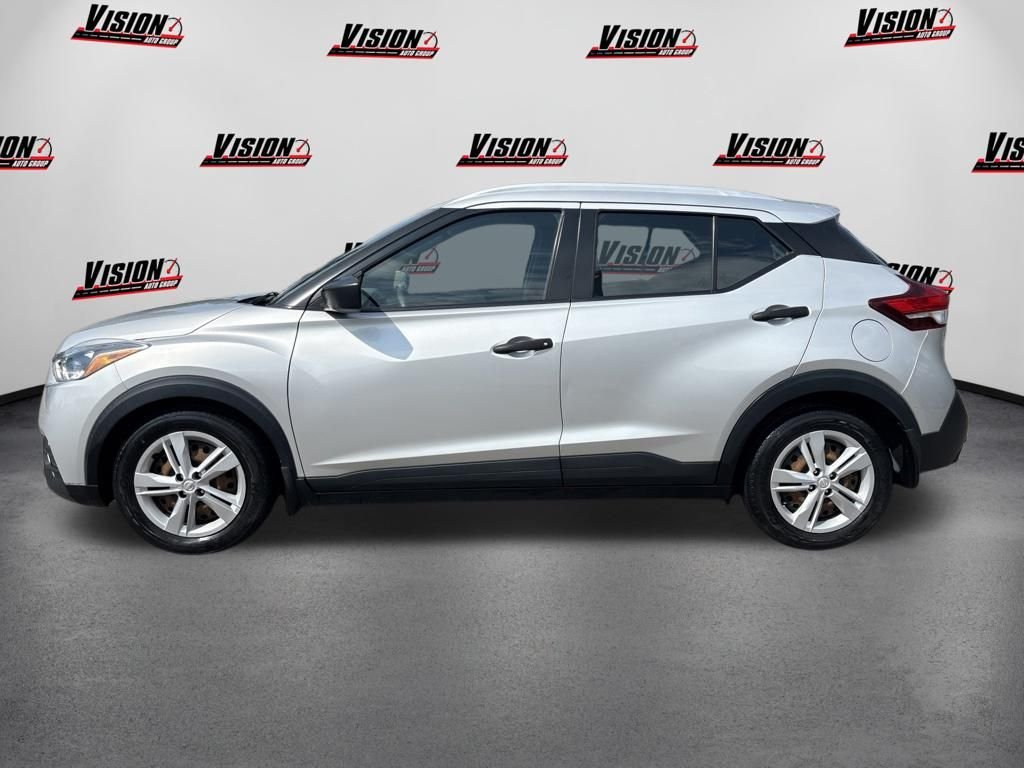 Used 2018 Silver Nissan S image 9