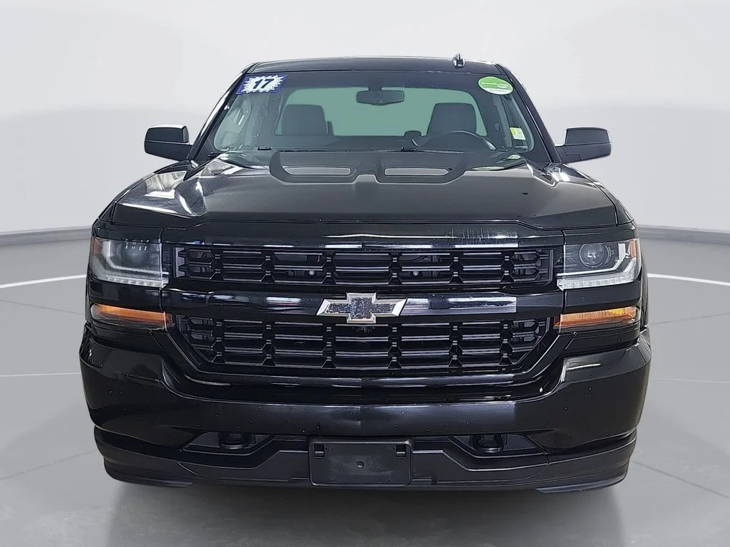 Used 2017 Black Chevrolet Custom image 10