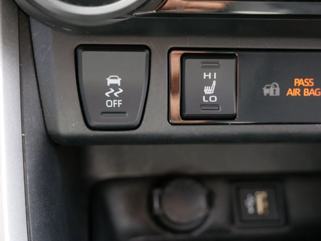 Used 2024 Beige Toyota XLE Premium image 21