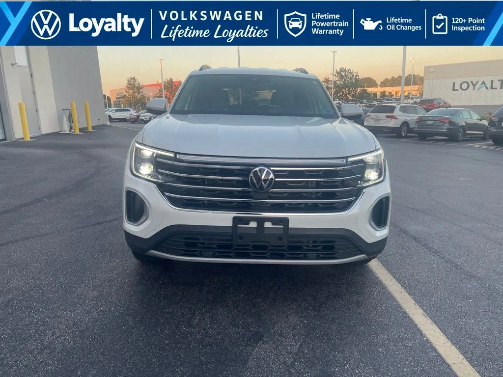 Used 2026 White/off-white Volkswagen SE image 8
