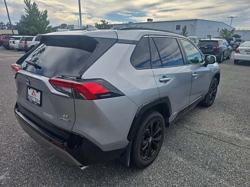 Used 2022 Silver Toyota SE image 5
