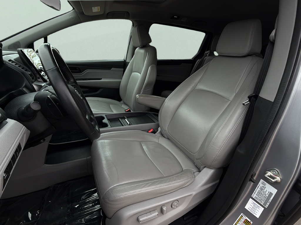 Used 2019 Silver Honda EX-L image 27