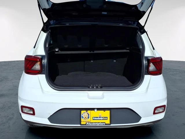Used 2022 White Hyundai Limited image 11