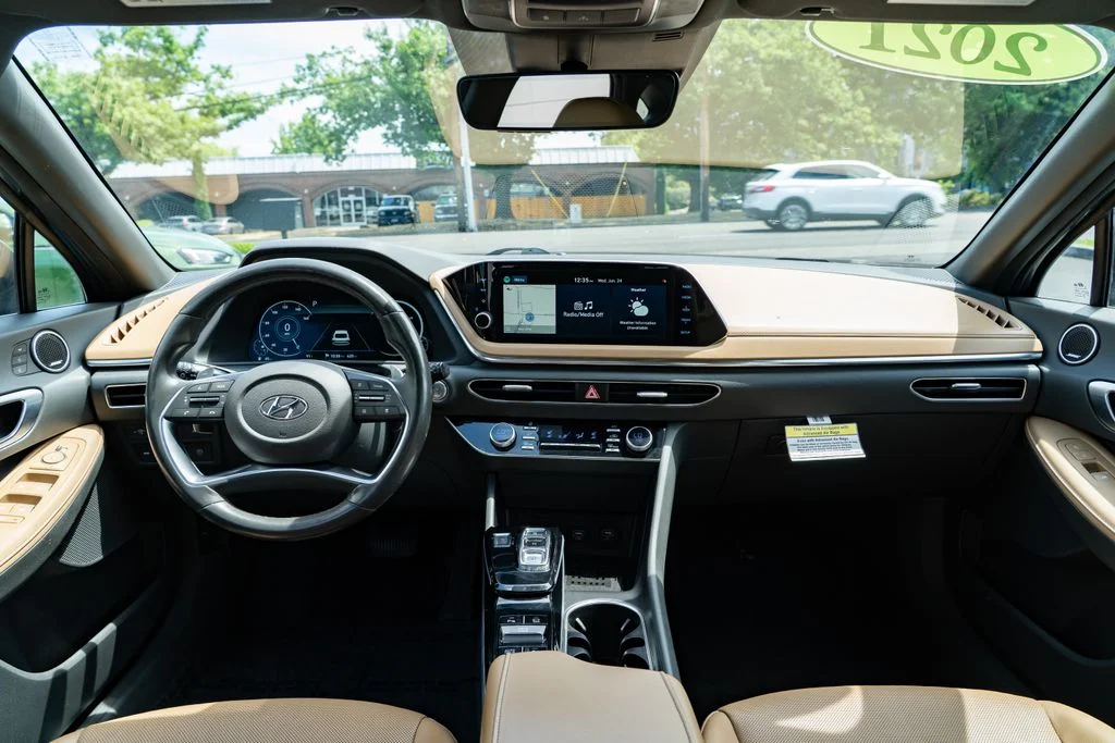 Used 2021 Gray Hyundai Limited image 9