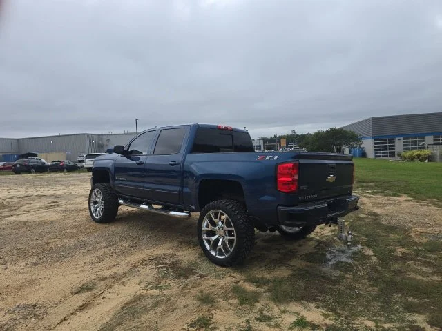Used 2018 Blue Chevrolet LT image 5