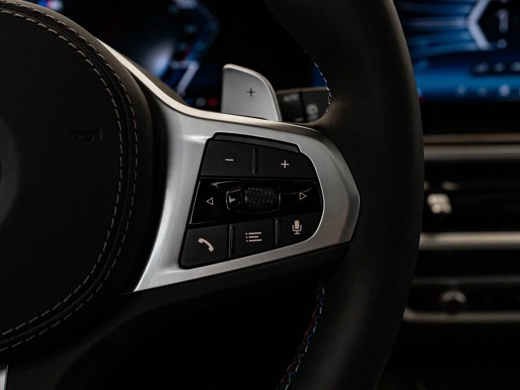 New 2026 Carbon Black Metallic BMW M60i image 32