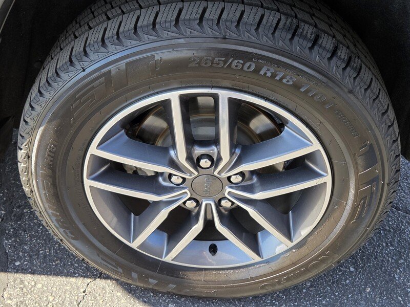 Used 2020 Gray Jeep Laredo E image 12
