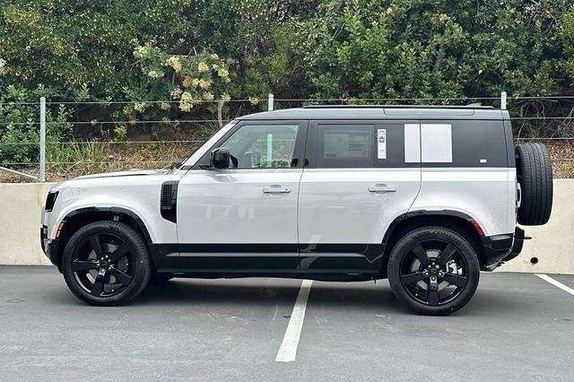 New 2026 Borasco Grey Land Rover X-Dynamic SE image 2