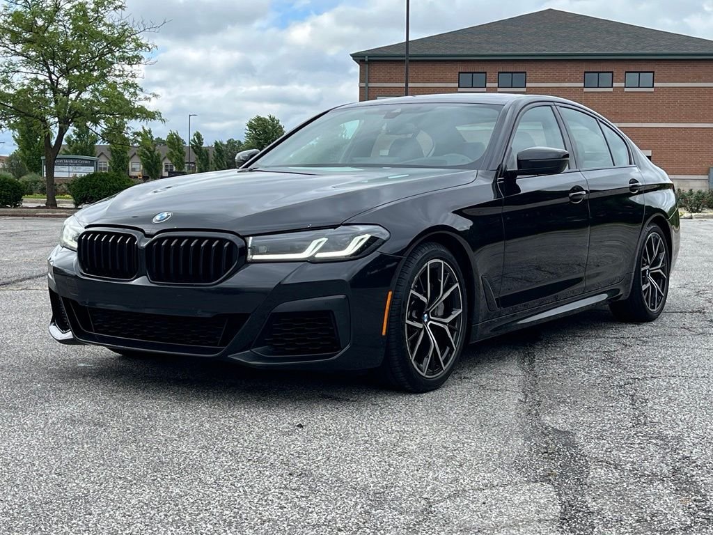 Used 2022 Black Sapphire Metallic BMW 540i xDrive image 3