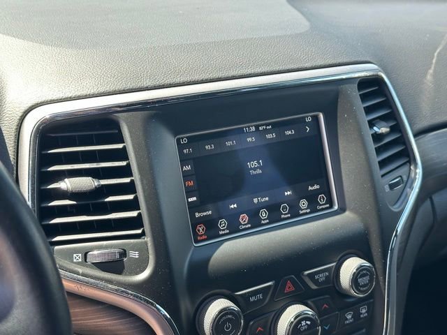Used 2019 Gray Jeep Laredo E 4x4 image 22