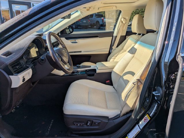 Used 2016 Black Lexus 350 image 18