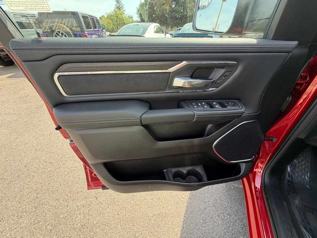 New 2026 Molten Red Pearl-Coat Exterior Paint RAM Laramie image 10