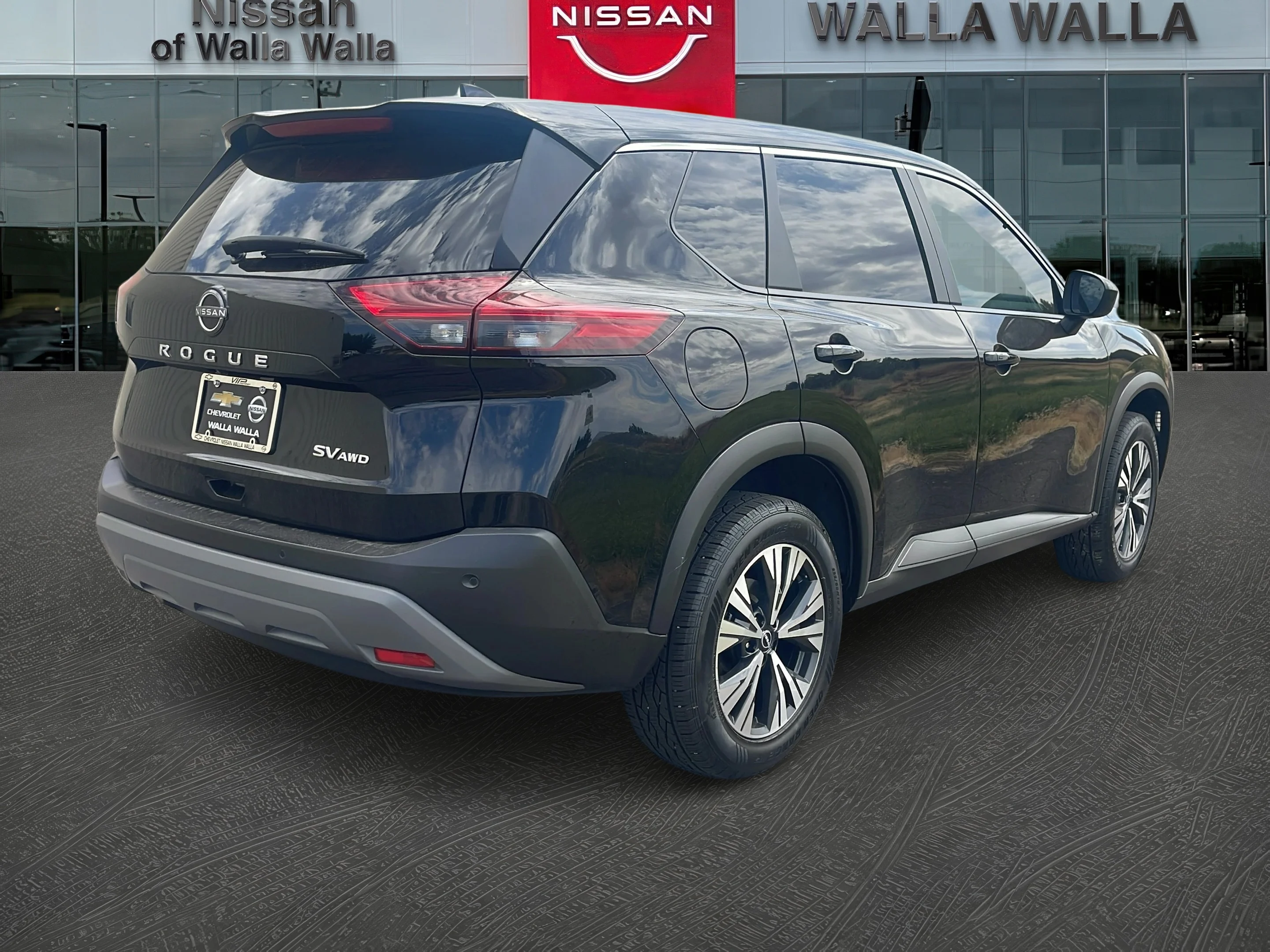 Used 2023 Super Black Nissan SV image 7