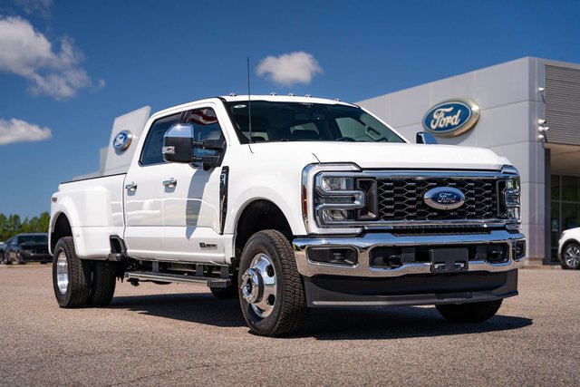 2026 Ford Super Duty F-350® Lariat®