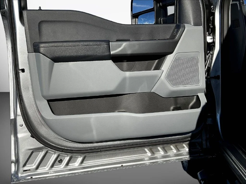 New 2027 Iconic Silver Metallic Ford F-250® XLT image 26