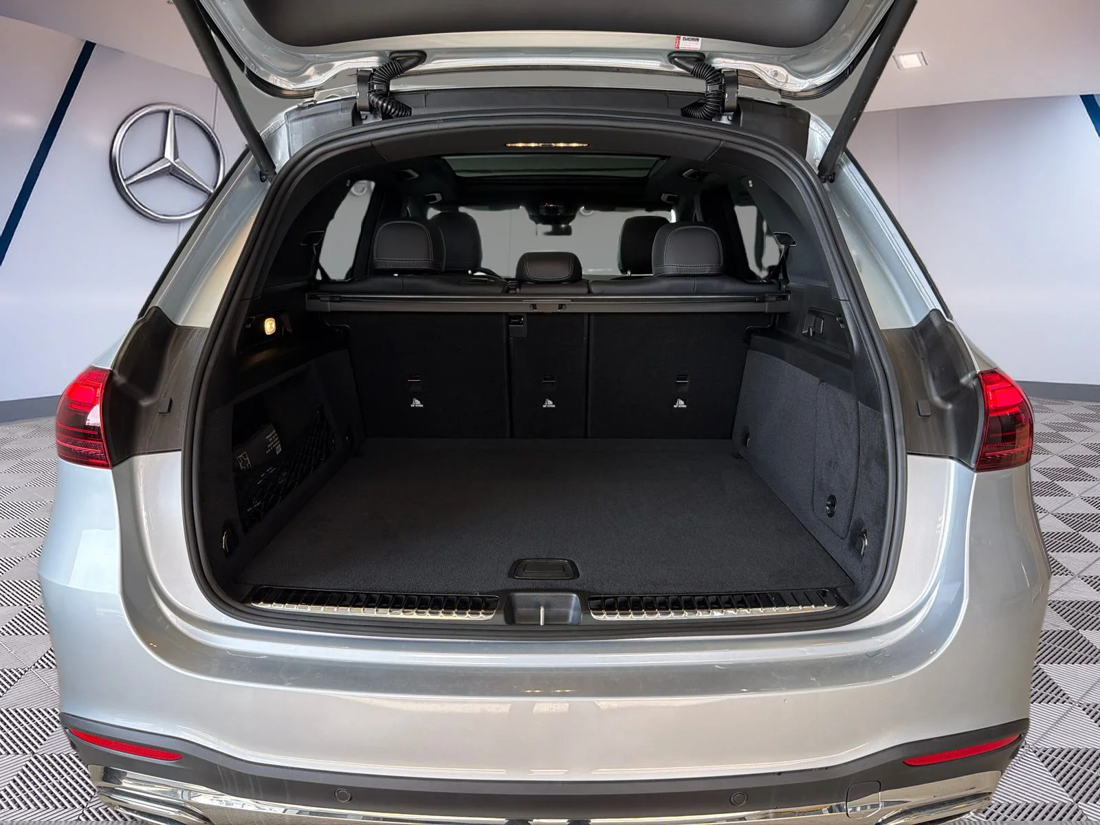 New 2026 Silver Mercedes-Benz GLE 350 4MATIC SUV image 7