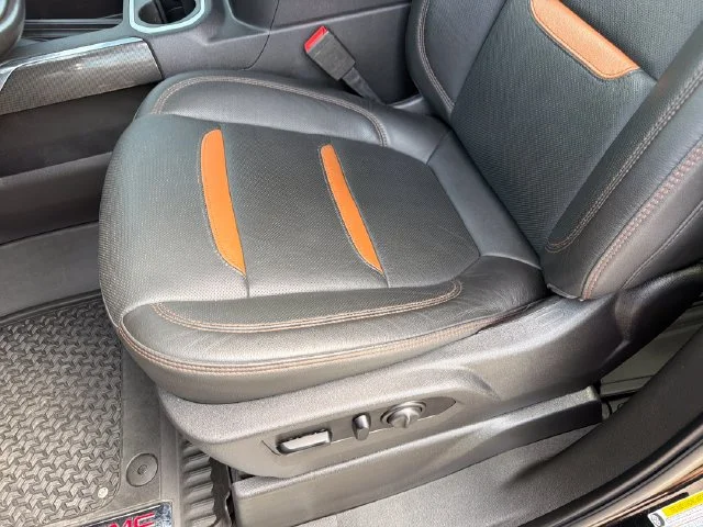Used 2021 Black GMC AT4 image 19