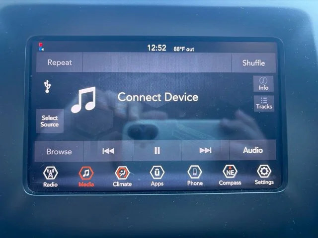 Used 2019 Silver Jeep Latitude Plus image 33