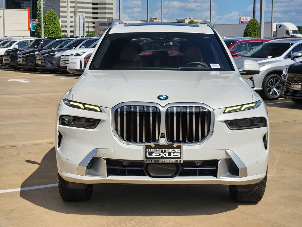 Used 2023 White Metallic BMW xDrive40i image 2