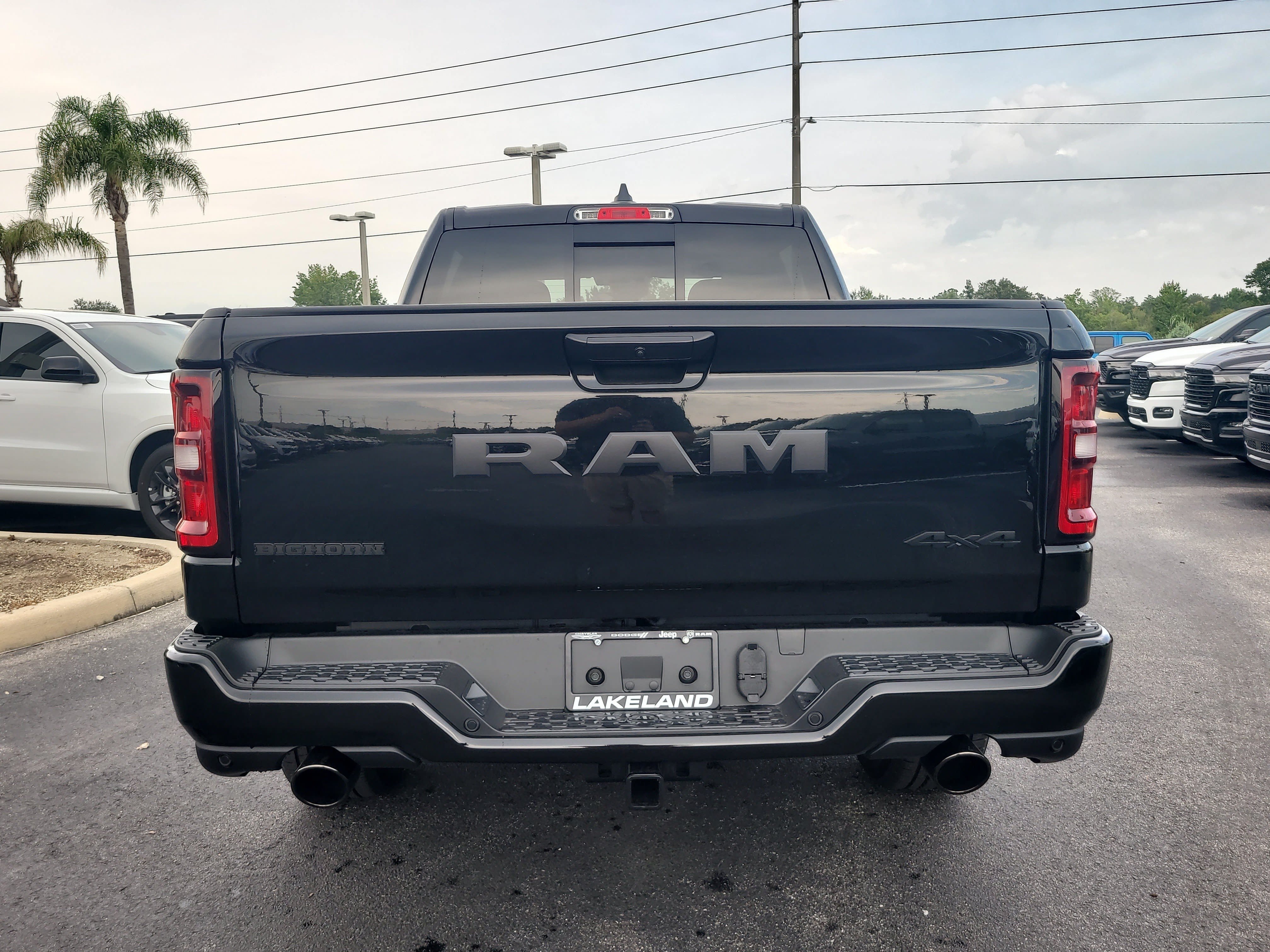 New 2026 Diamond Black Crystal Pearl-Coat Exterior Paint RAM Big Horn image 7