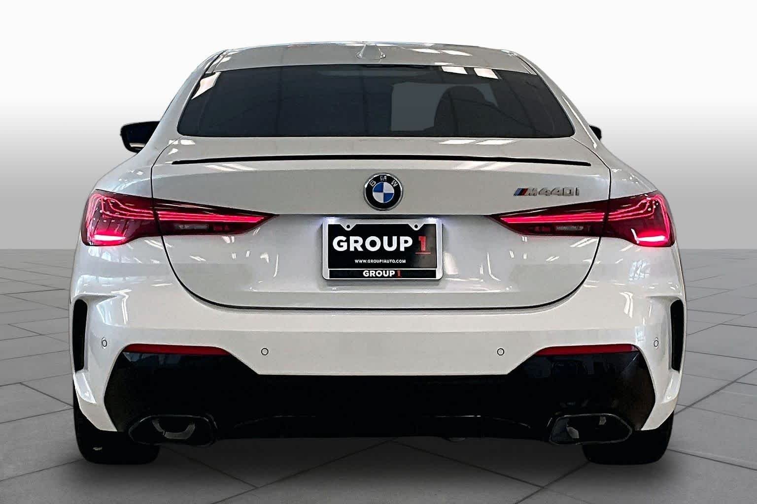 Used 2025 Mineral White Metallic BMW M440i image 4