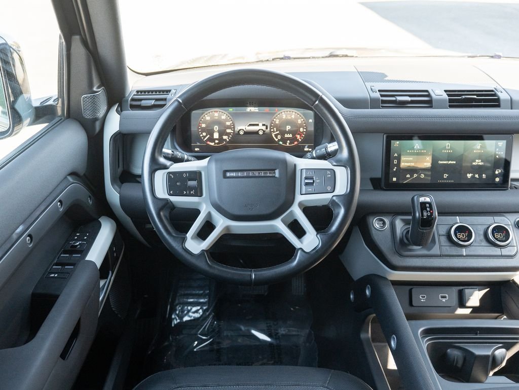 Used 2022 Gray Land Rover X-Dynamic SE image 12