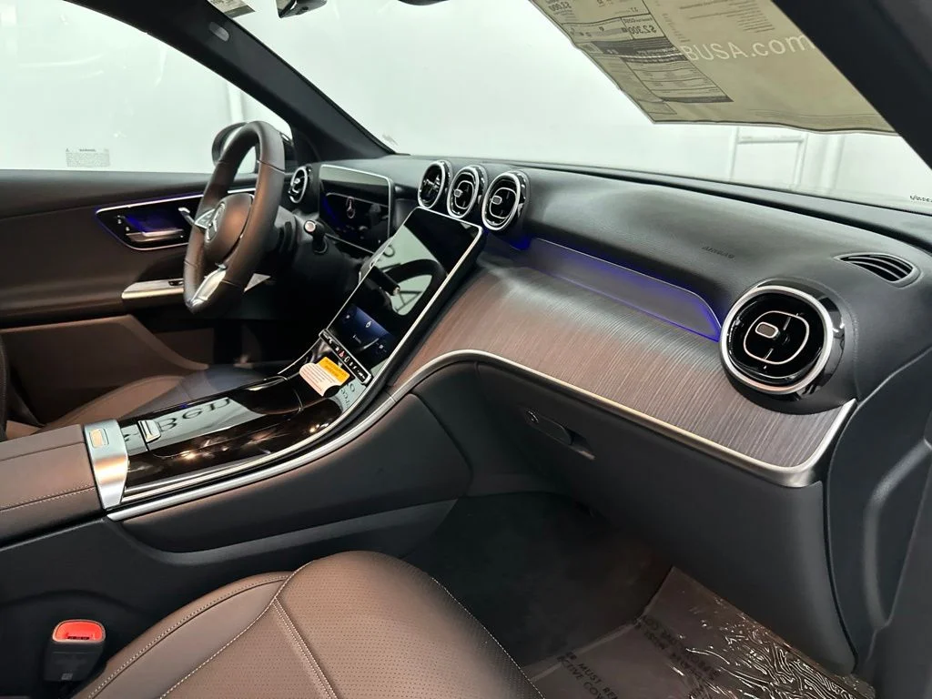 New 2026 Black Mercedes-Benz GLC 300 image 25