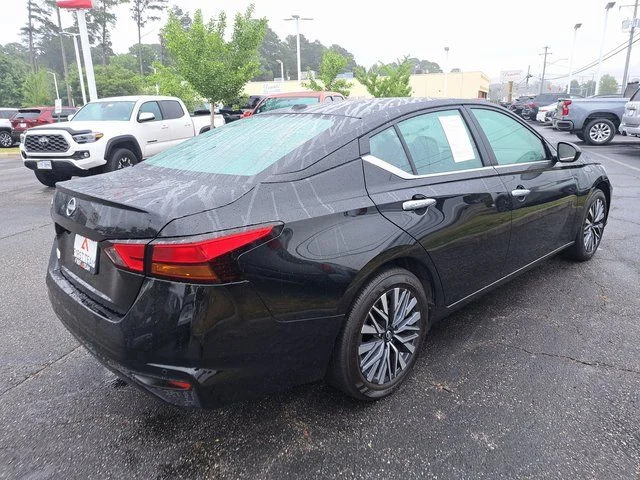 2025 Nissan Altima SV - Photo 7
