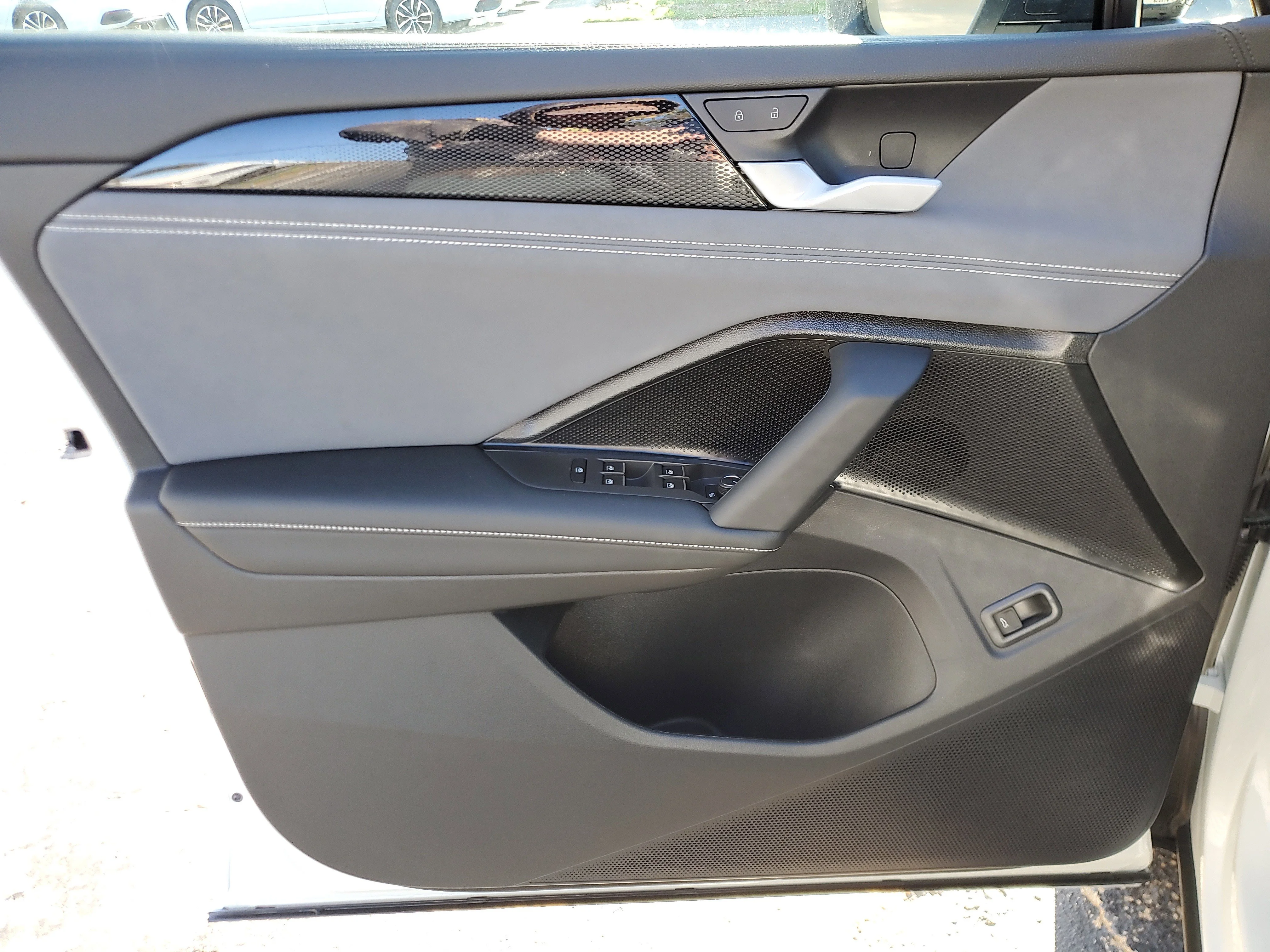 New 2026 White Volkswagen SE R-Line Black image 18