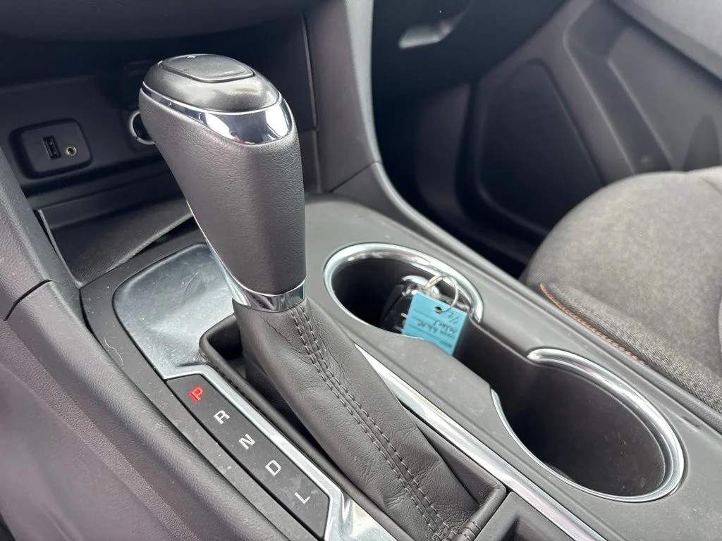 Used 2018 White Chevrolet LT image 27