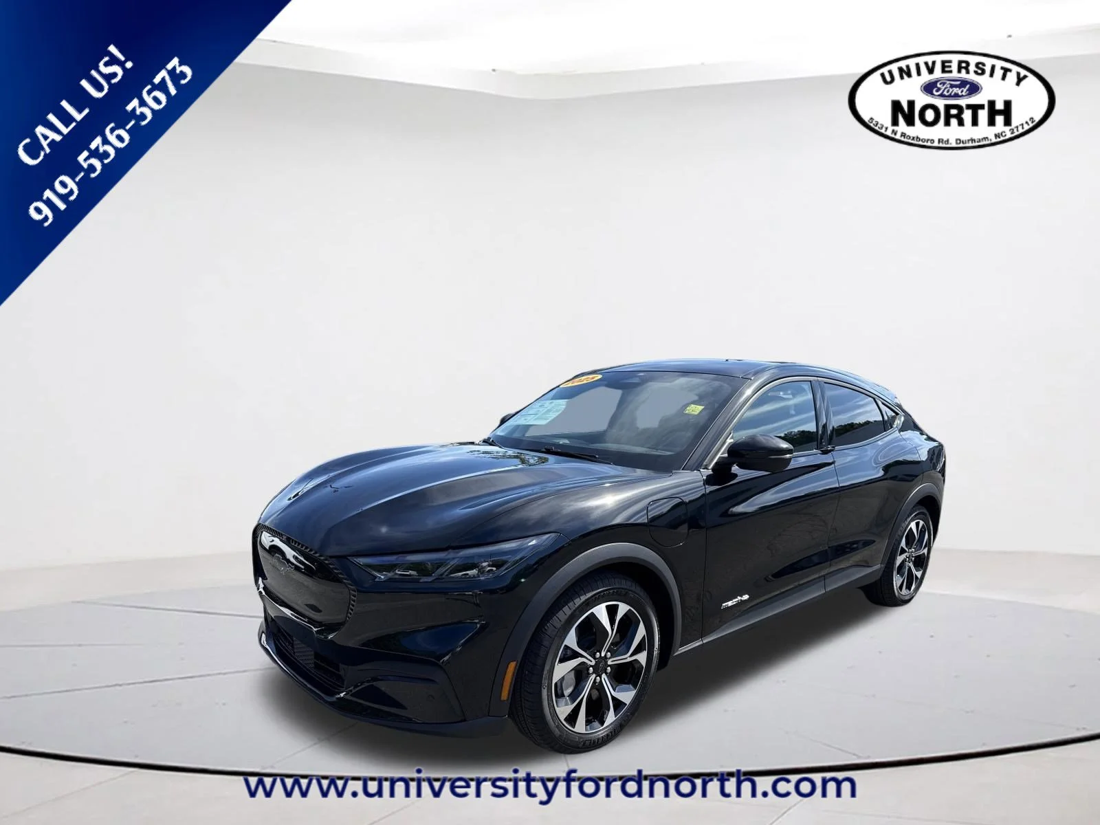 Used 2025 Shadow Black Ford Select image 3