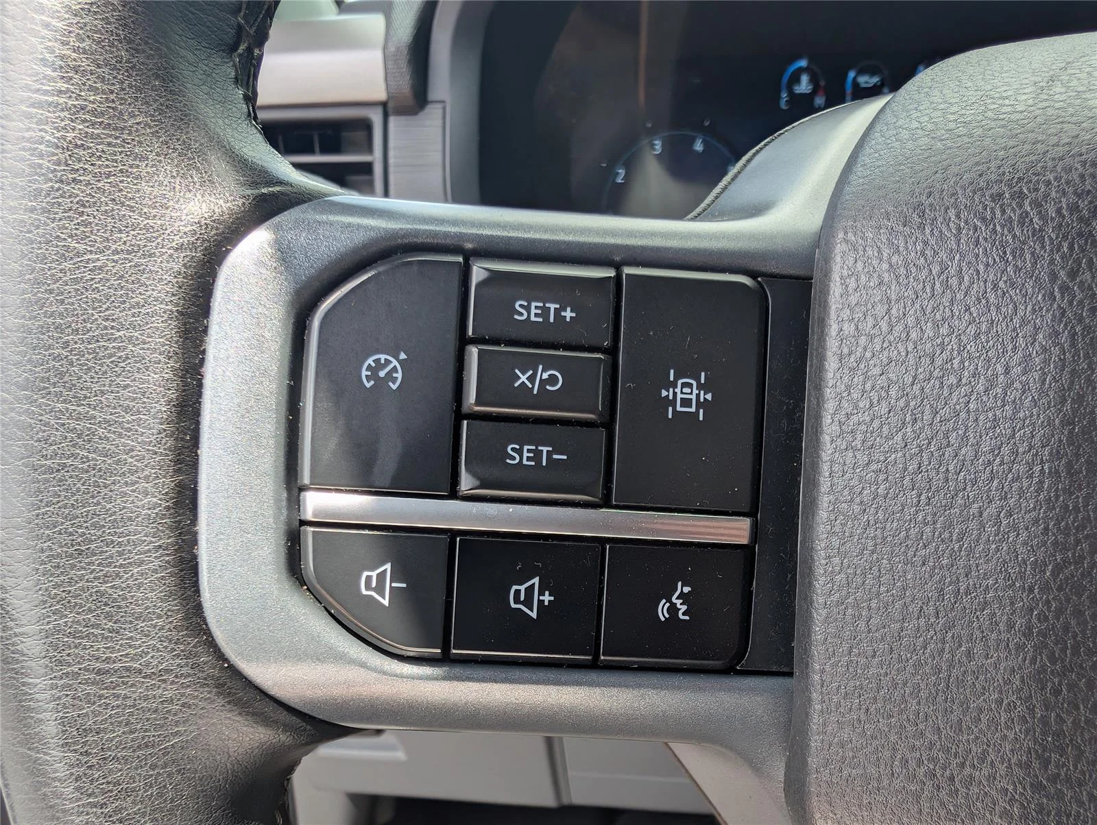 Used 2024 Agate Black Ford XLT image 19