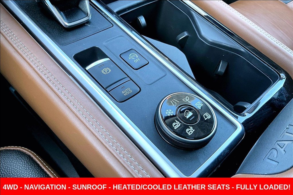 Used 2022 White Nissan Platinum image 17