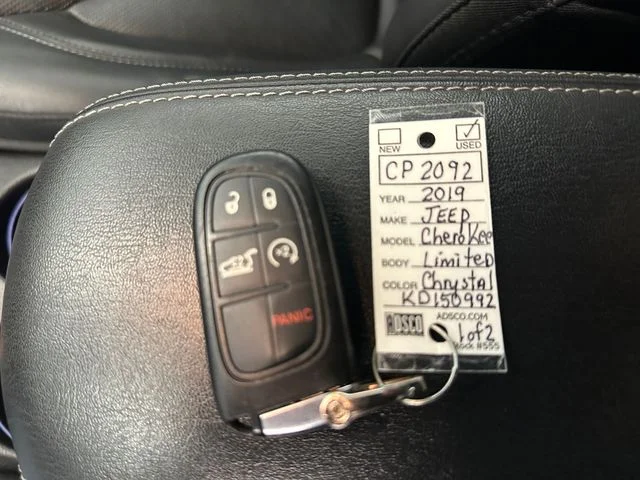 Used 2019 Gray Jeep Limited image 35