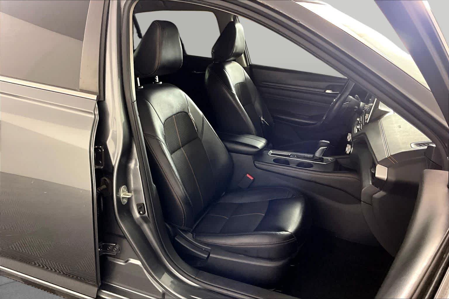 Used 2020 Gun Metallic Nissan 2.5 SR image 9