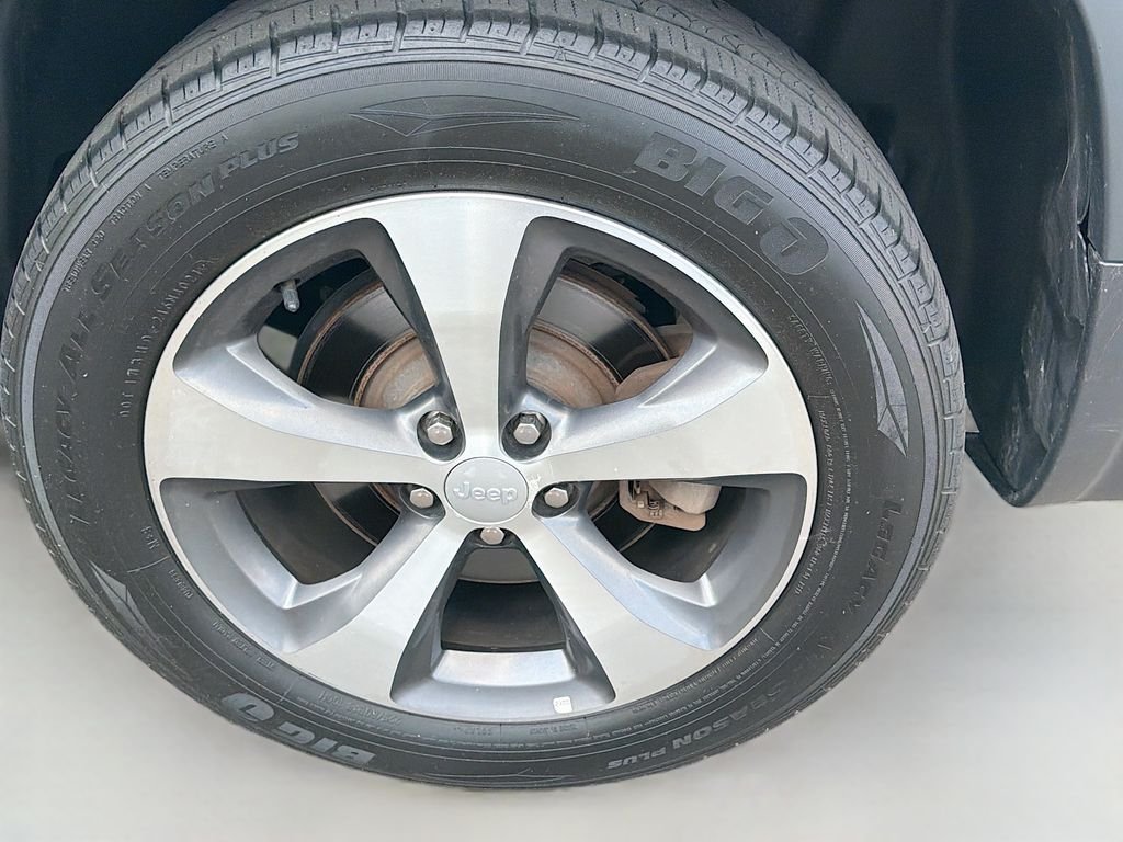 Used 2020 Bright White Clearcoat Jeep Limited image 9