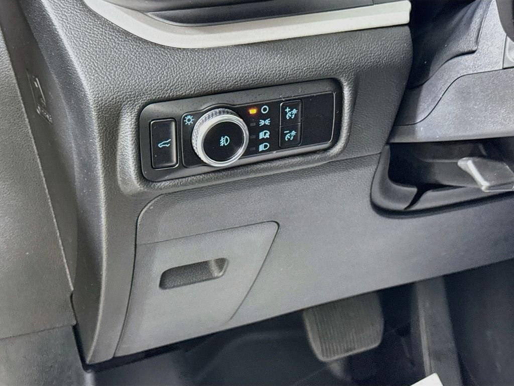 Used 2023 Agate Black Metallic Ford XLT image 15