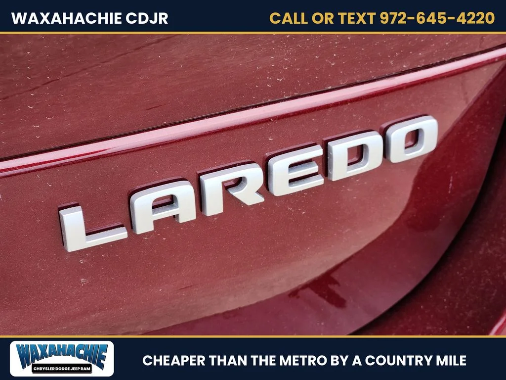 New 2026 Velvet Red Pearl-Coat Exterior Paint Jeep Laredo X image 9