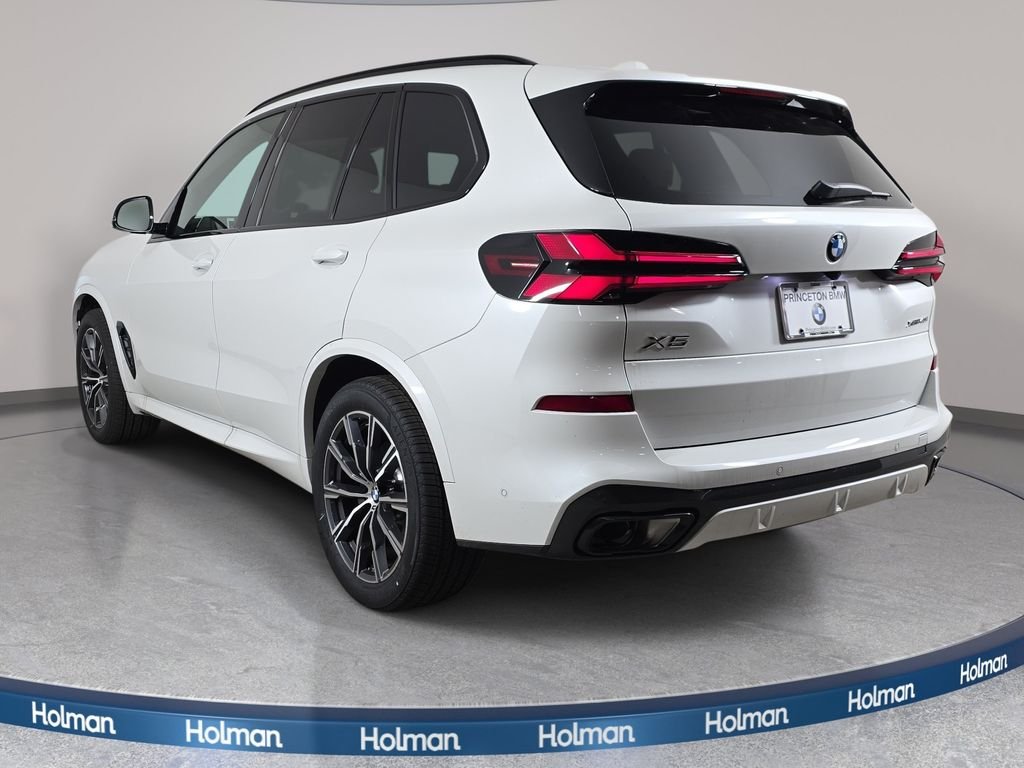 New 2026 Mineral White Metallic BMW xDrive40i image 7