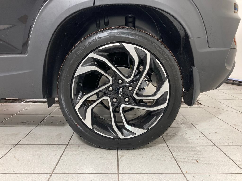 New 2026 Mosaic Black Metallic Chevrolet RS image 23