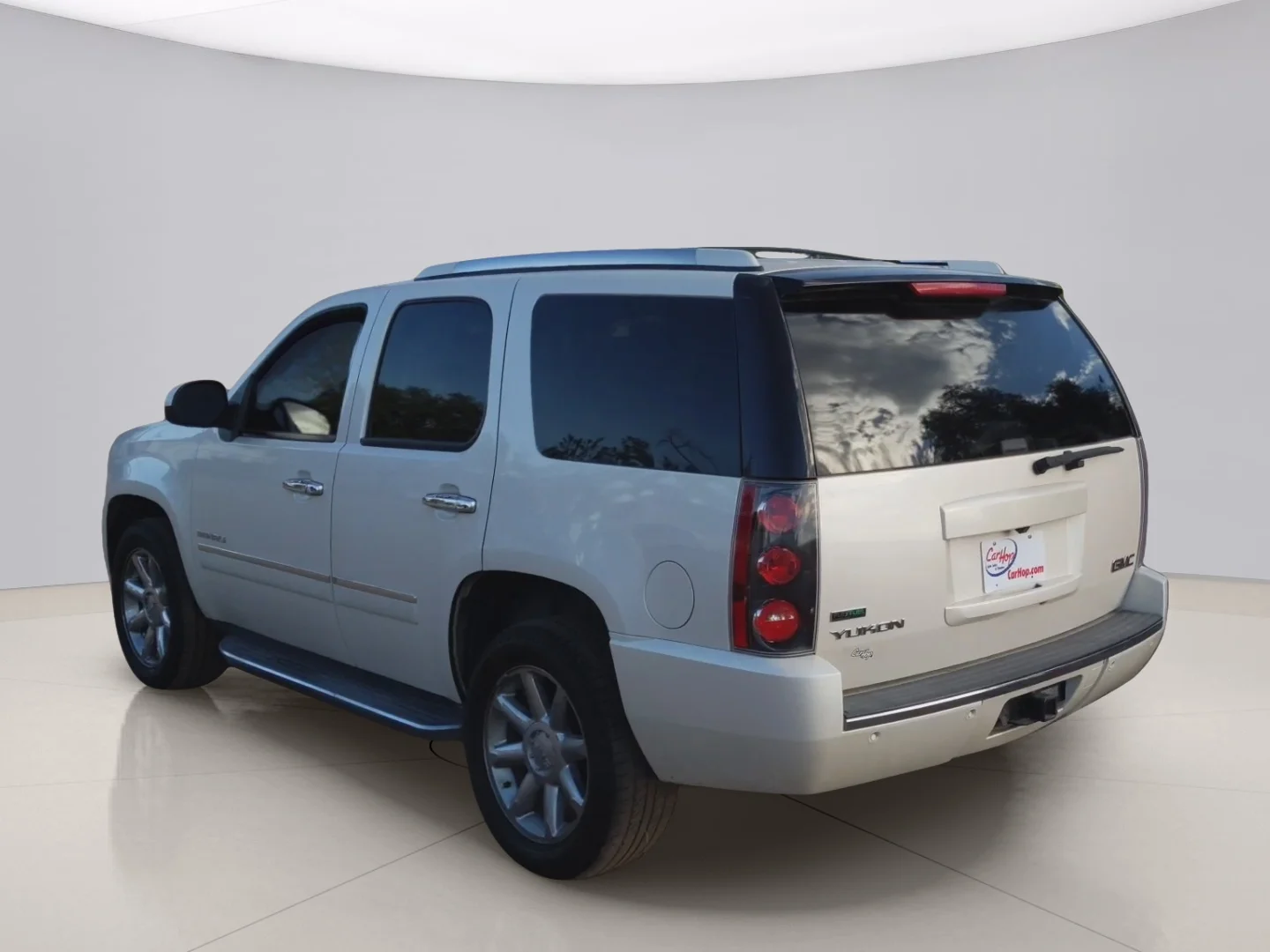 Used 2012 White Gmc DENALI image 3