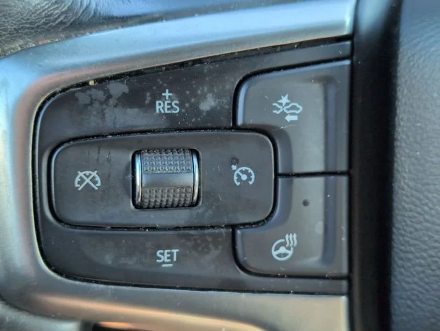 Used 2021 White Chevrolet Z71 image 16