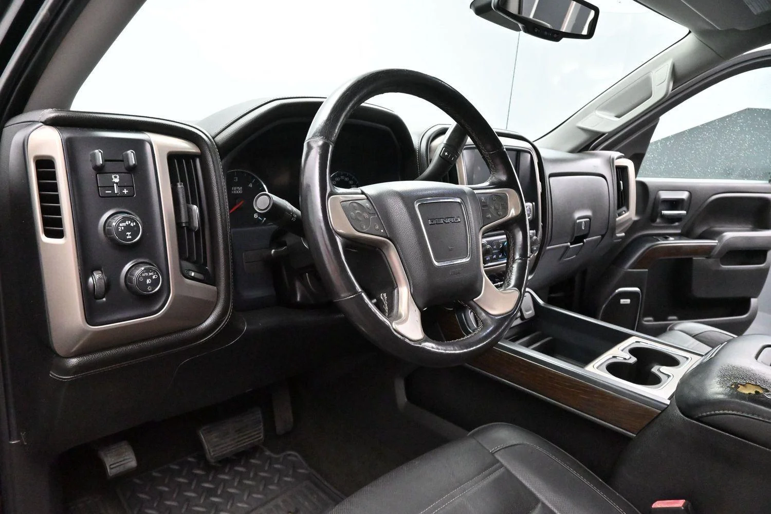 Used 2017 ONYX BLACK GMC Denali image 16